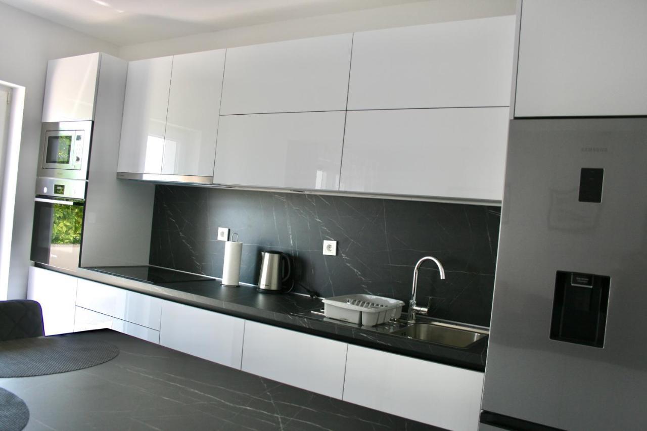 Apartments Antea โตรกีร์ ภายนอก รูปภาพ