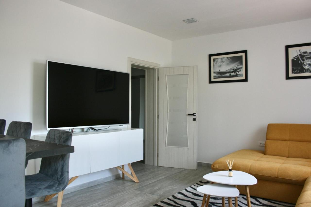 Apartments Antea โตรกีร์ ภายนอก รูปภาพ