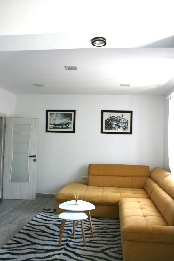 Apartments Antea โตรกีร์ ภายนอก รูปภาพ