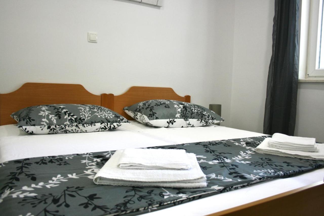 Apartments Antea โตรกีร์ ภายนอก รูปภาพ